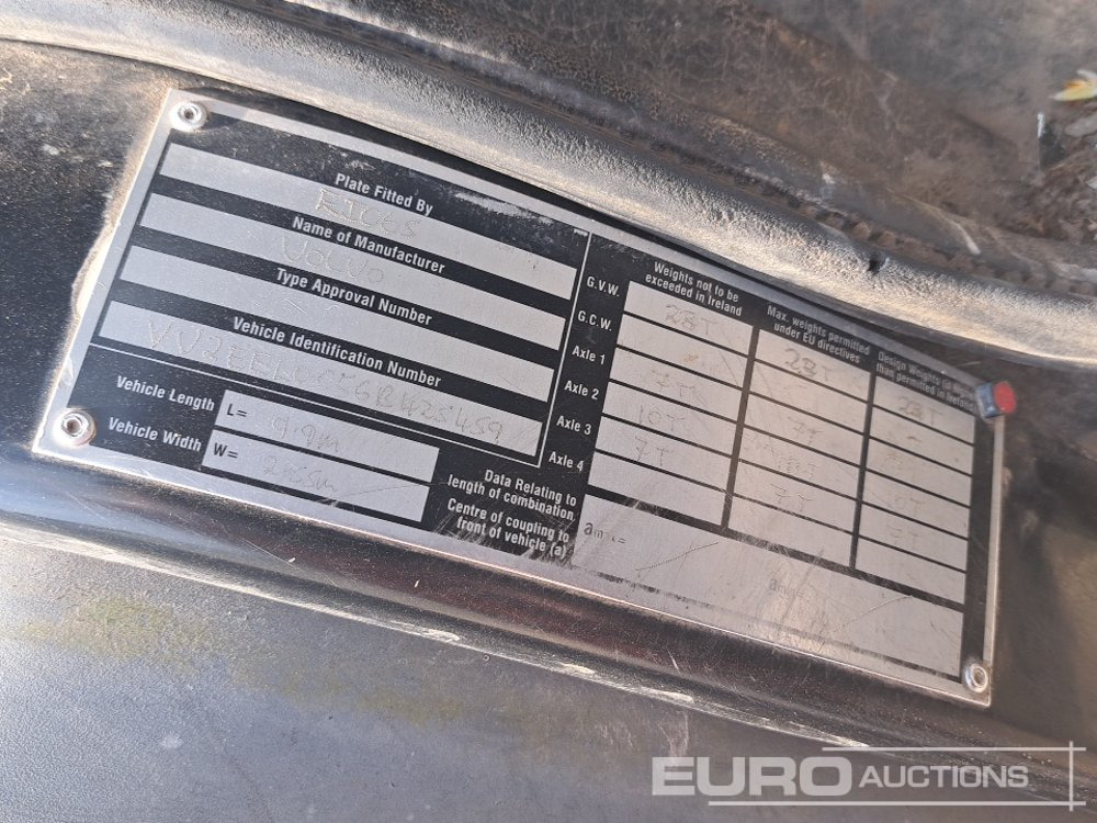 Camión caja abierta para transporte de equipos pesados Volvo FL220: foto 46