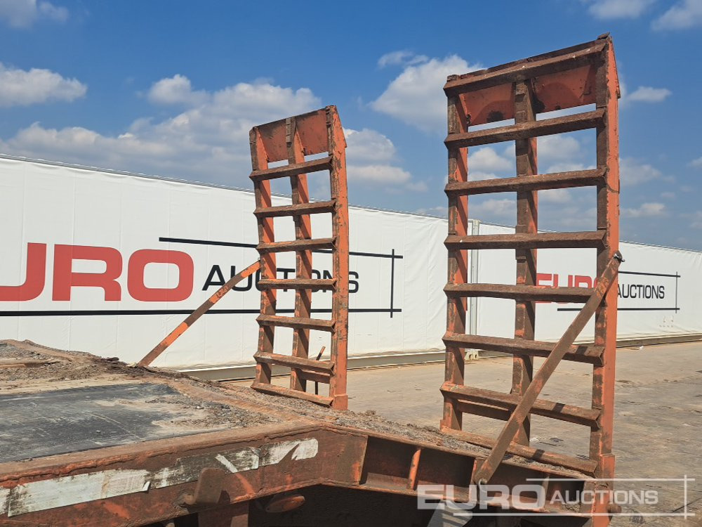 Camión caja abierta para transporte de equipos pesados Volvo FL220: foto 17