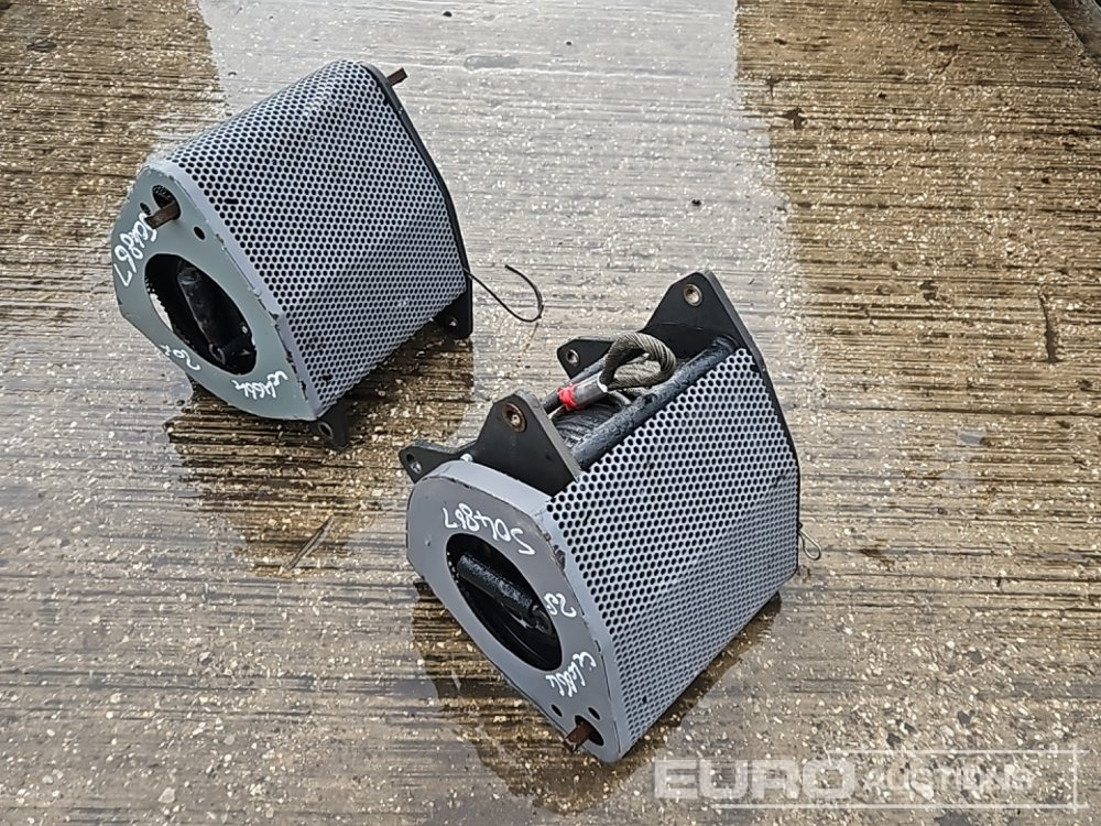 Winch (2 of) - Cabrestante: foto 1 Winch (2 of) - Cabrestante: foto 1