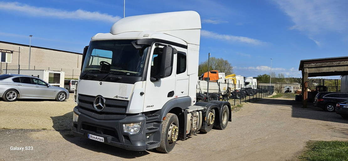 Mercedes-Benz Actros 2540 - Cabeza tractora: foto 2 Mercedes-Benz Actros 2540 - Cabeza tractora: foto 2