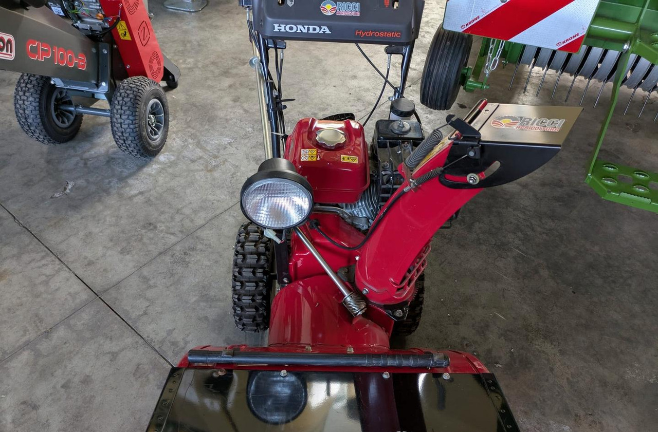 Turbina spazzaneve usata Honda HSS 760 - Soplador de nieve: foto 5 Turbina spazzaneve usata Honda HSS 760 - Soplador de nieve: foto 5