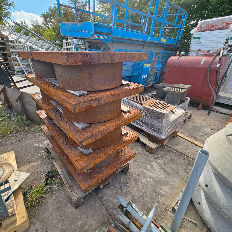 Equipo de construcción ABC Kloakdæksel / manhole covers: foto 11