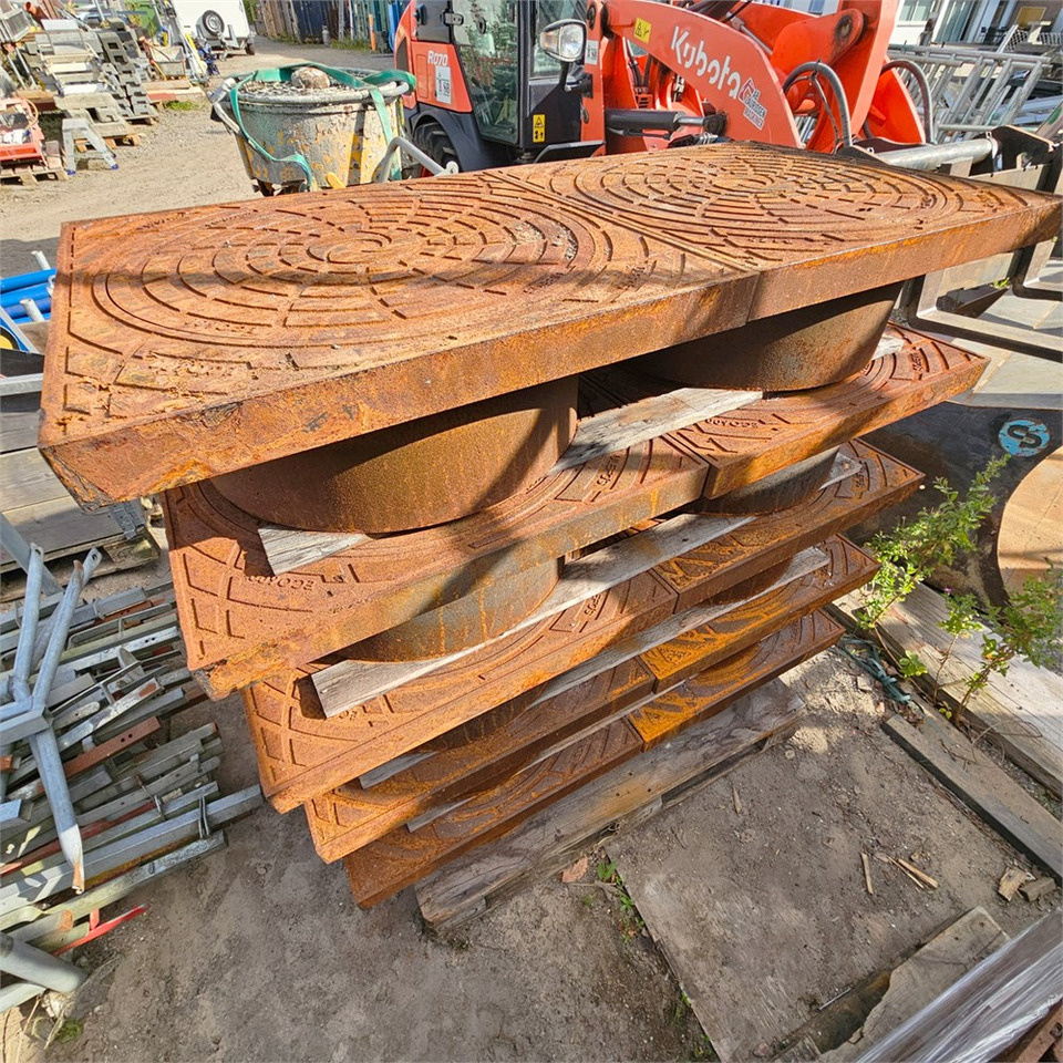 Equipo de construcción ABC Kloakdæksel / manhole covers: foto 16