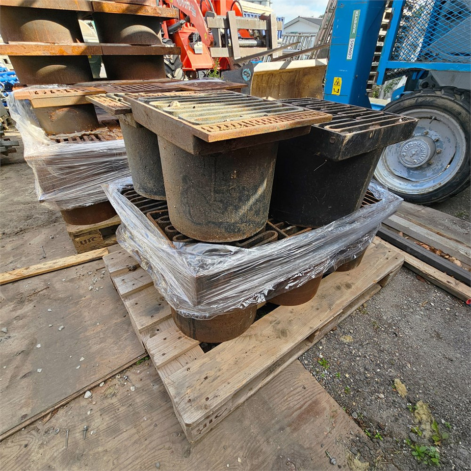 Equipo de construcción ABC Kloakdæksel / manhole covers: foto 13