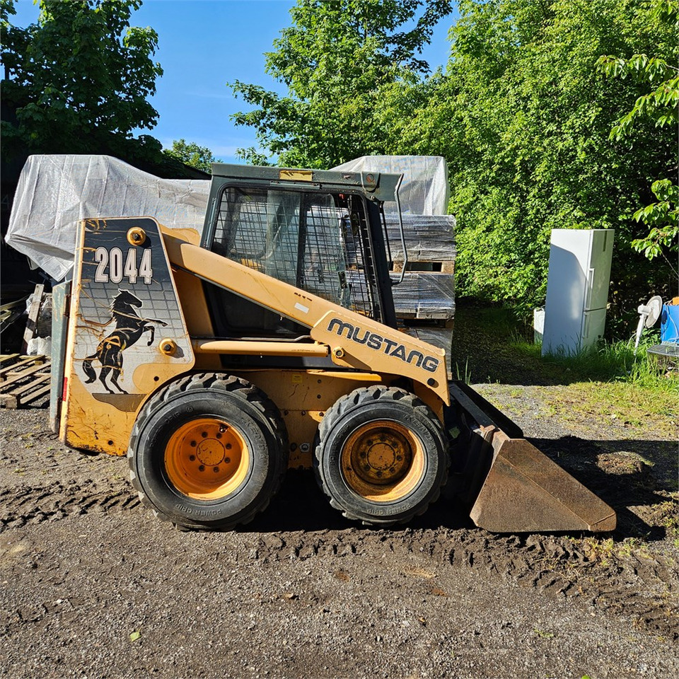 Bobcat Mustang 2044 - Minicargadora: foto 5 Bobcat Mustang 2044 - Minicargadora: foto 5