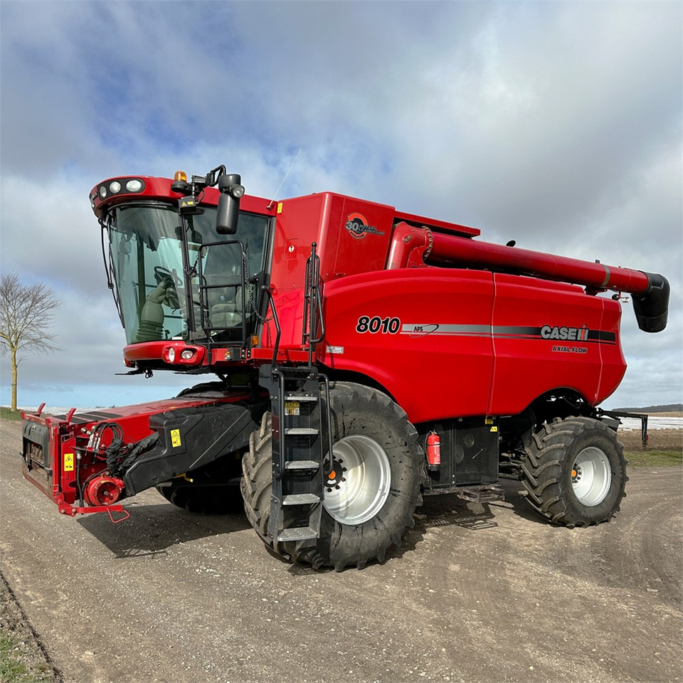 CASE IH 8010 Axial-flow - Cosechadora: foto 1 CASE IH 8010 Axial-flow - Cosechadora: foto 1
