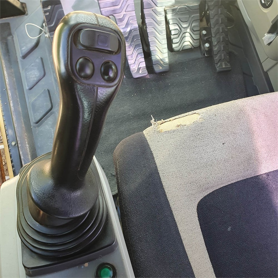 Excavadora de cadenas Caterpillar 323 EL: foto 15