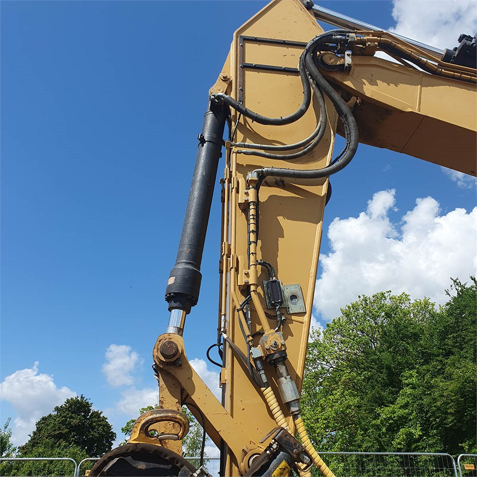 Excavadora de cadenas Caterpillar 323 EL: foto 28