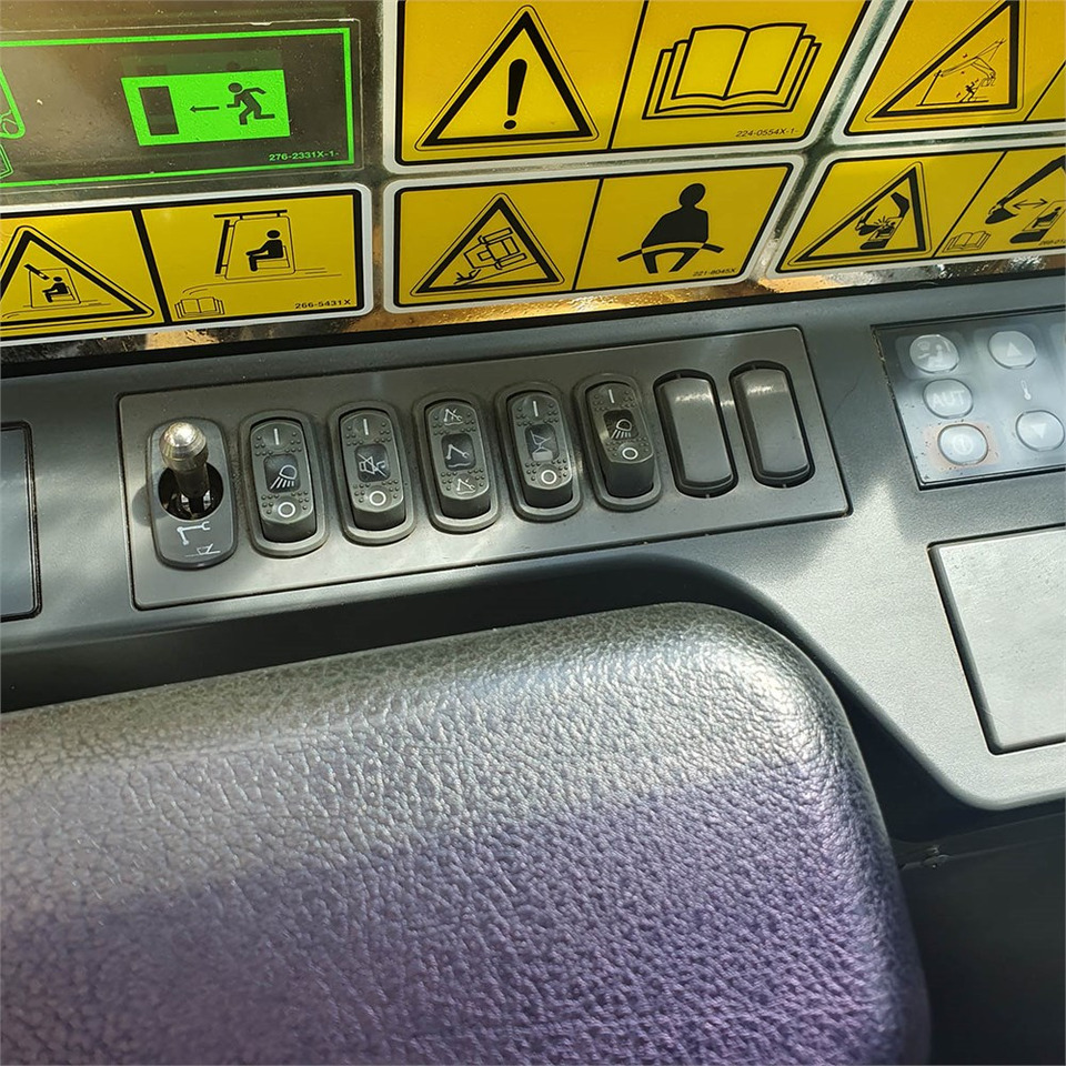 Excavadora de cadenas Caterpillar 323 EL: foto 24