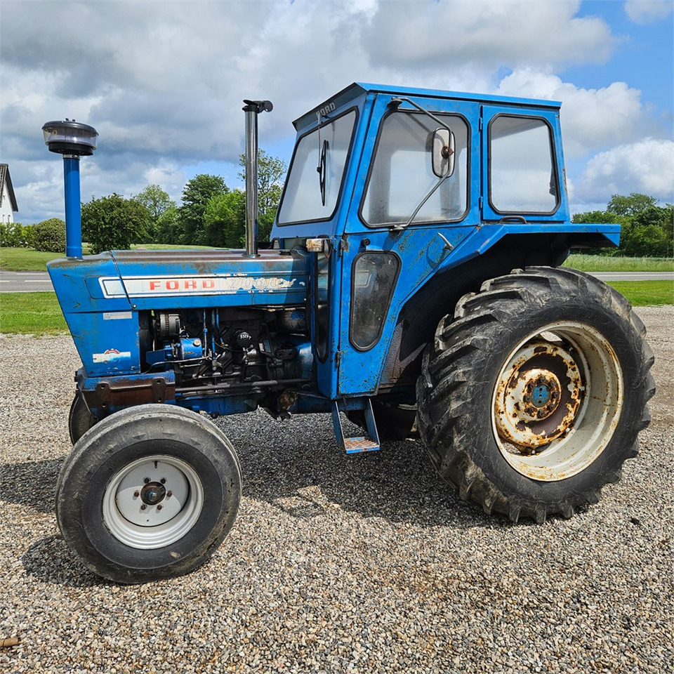Ford 7000 - Tractor: foto 1 Ford 7000 - Tractor: foto 1