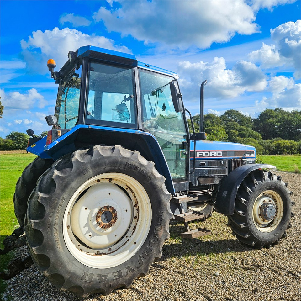 Ford 8340 Powerstar SLE - Tractor: foto 3 Ford 8340 Powerstar SLE - Tractor: foto 3