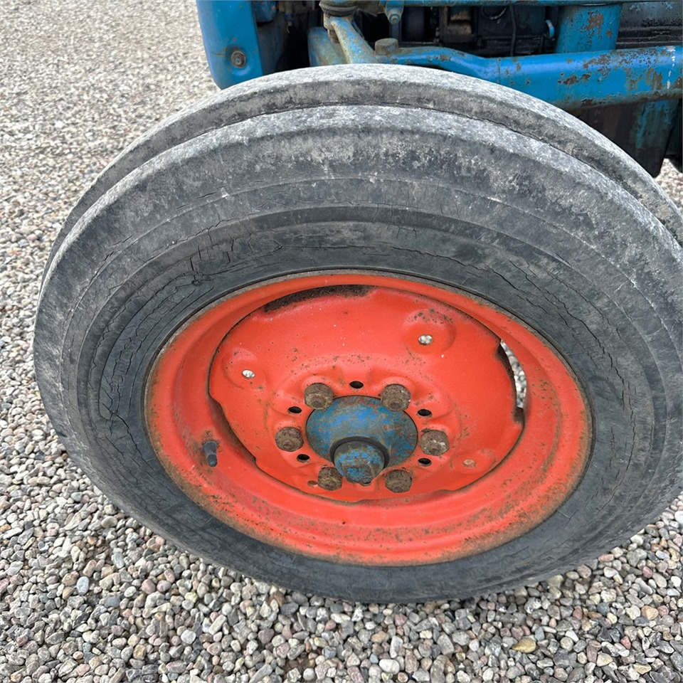 Tractor Ford Dexta T3: foto 32