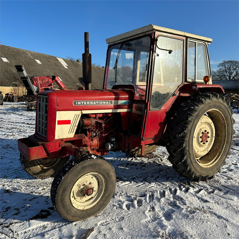 International IH I - 574 - Tractor: foto 1 International IH I - 574 - Tractor: foto 1