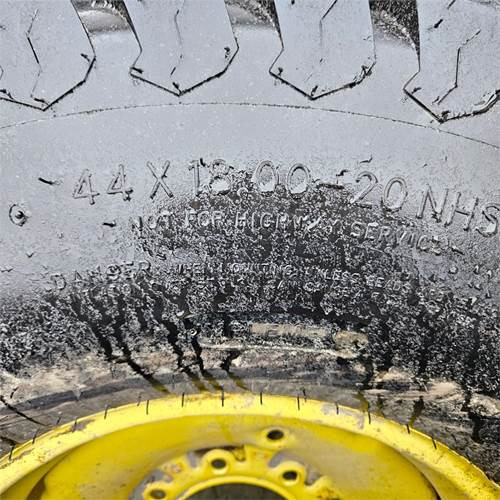 John Deere 2 styk - Tractor: foto 3 John Deere 2 styk - Tractor: foto 3