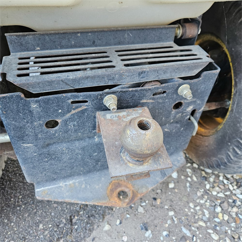 Cortacésped John Deere X304: foto 17