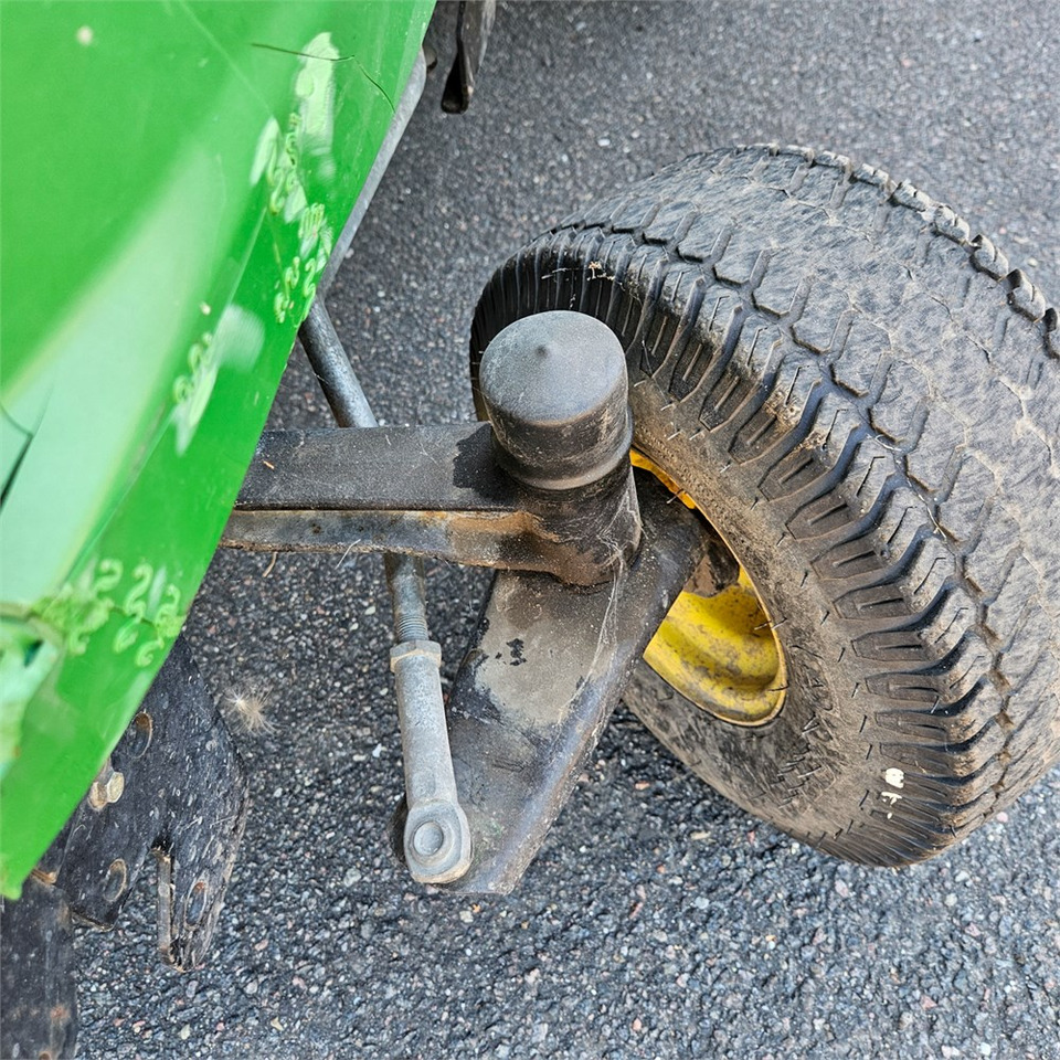 Cortacésped John Deere X304: foto 34