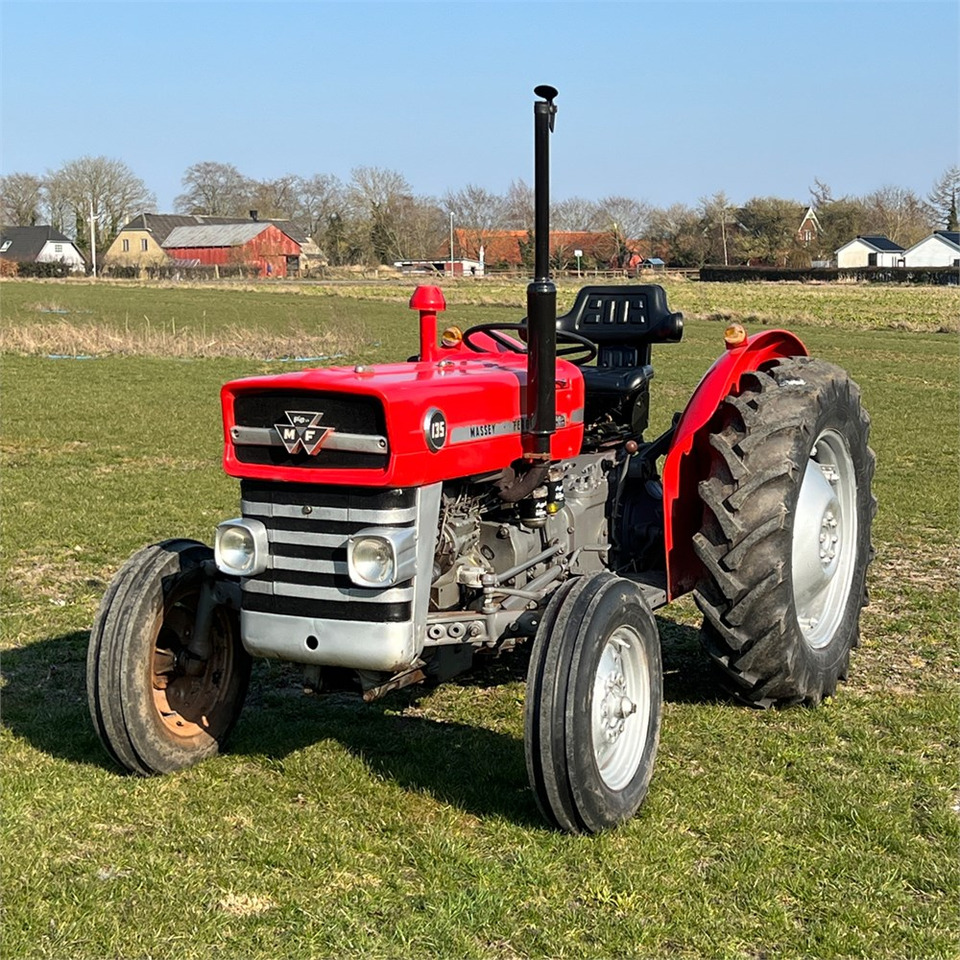 Massey Ferguson 135 Diesel - Tractor: foto 3 Massey Ferguson 135 Diesel - Tractor: foto 3