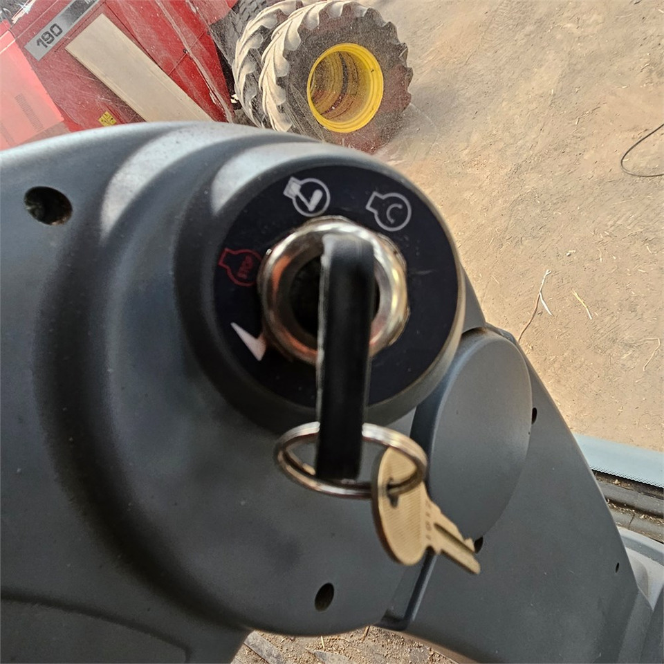 Cosechadora Massey Ferguson Centora 7282: foto 25