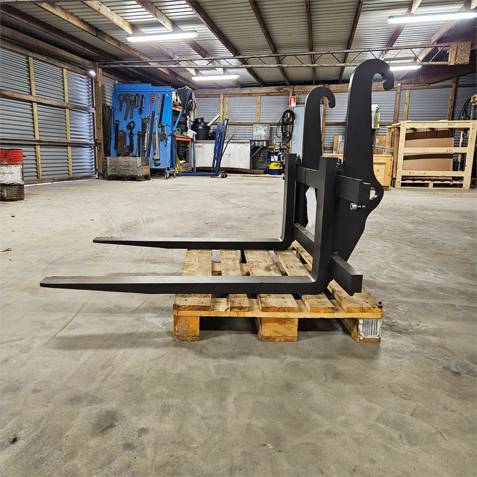 Mecalac 2.500 kg - Horquillas: foto 3 Mecalac 2.500 kg - Horquillas: foto 3