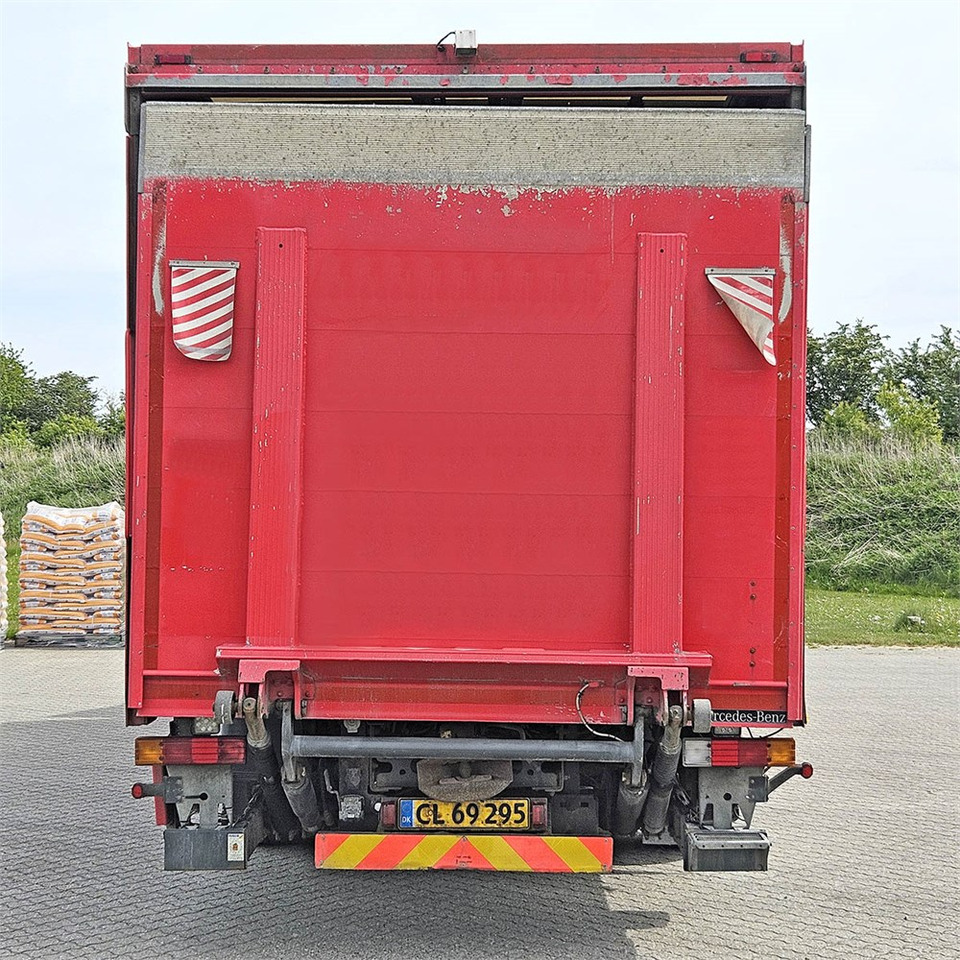 Mercedes Actros 2541 - Camión caja cerrada: foto 4 Mercedes Actros 2541 - Camión caja cerrada: foto 4
