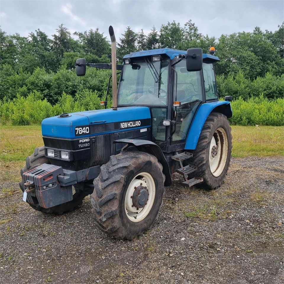 Tractor New Holland 7840: foto 1