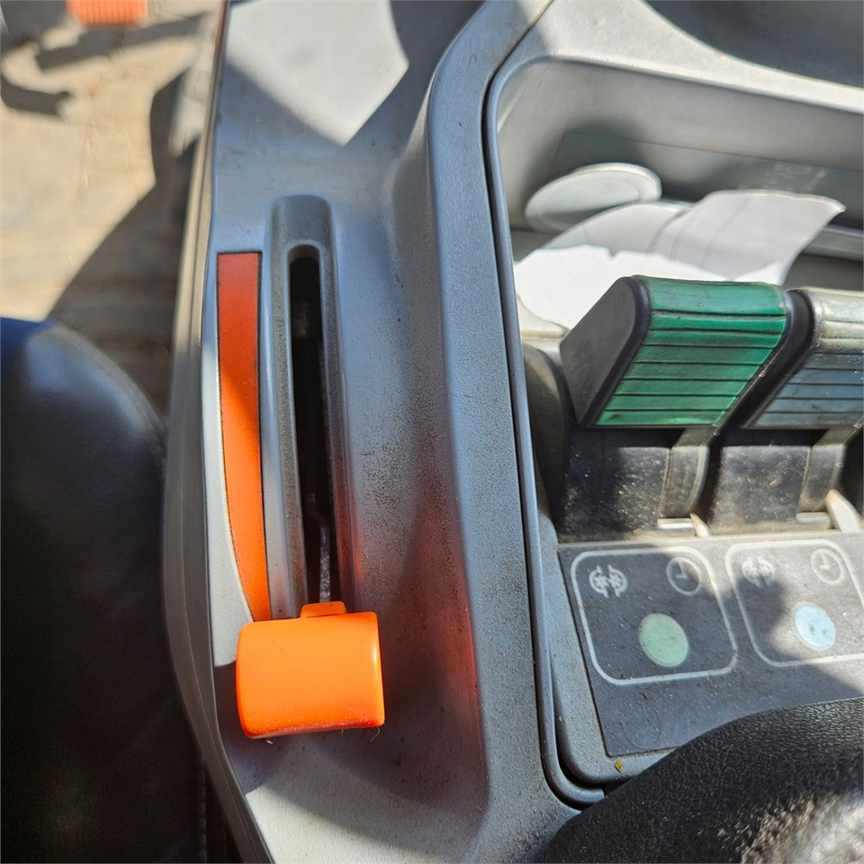 Tractor New Holland T7.235 Power Command: foto 15