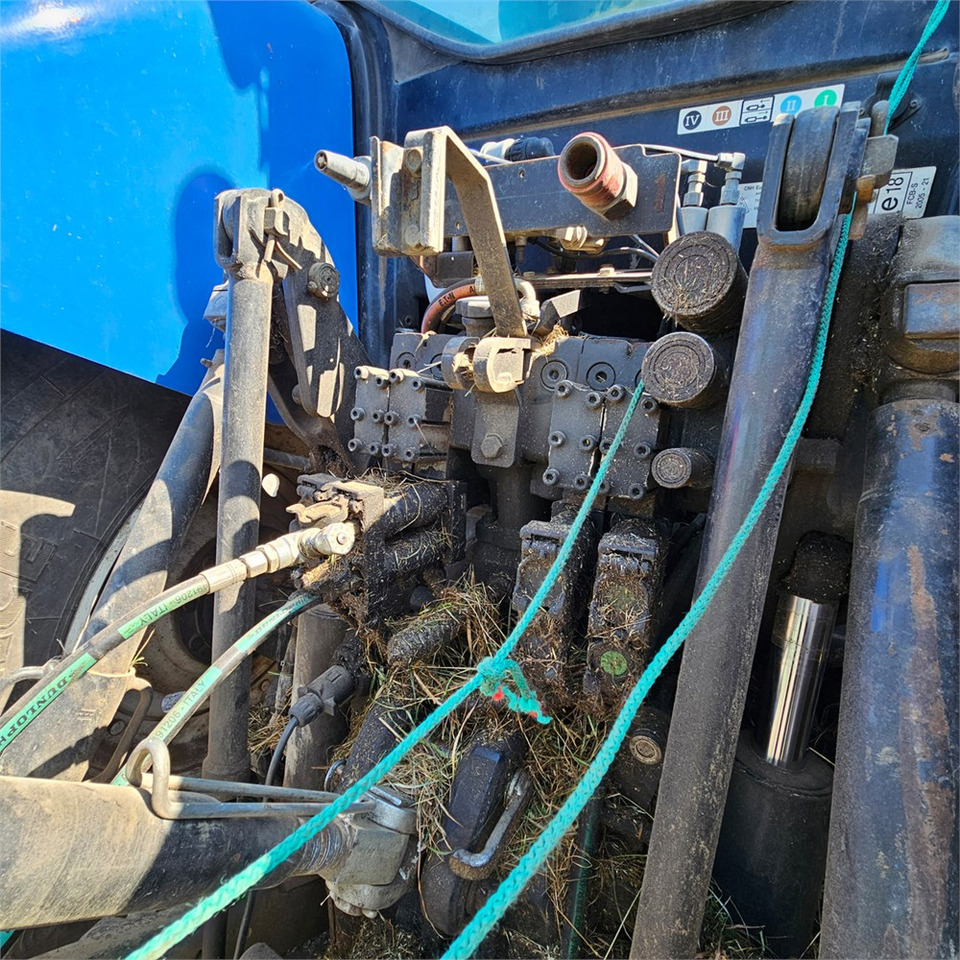 Tractor New Holland T7.235 Power Command: foto 34