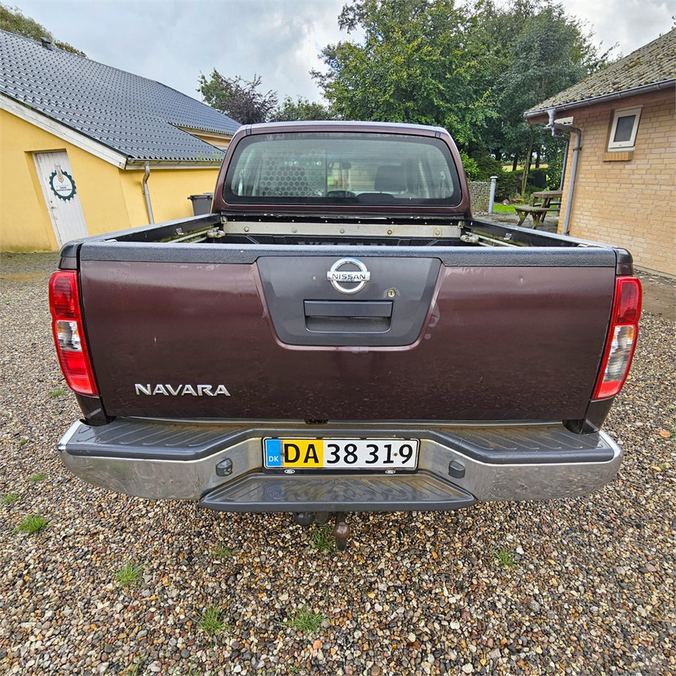 Nissan Navara 2,5 Dci Dc 4wd - Pick-up: foto 4 Nissan Navara 2,5 Dci Dc 4wd - Pick-up: foto 4
