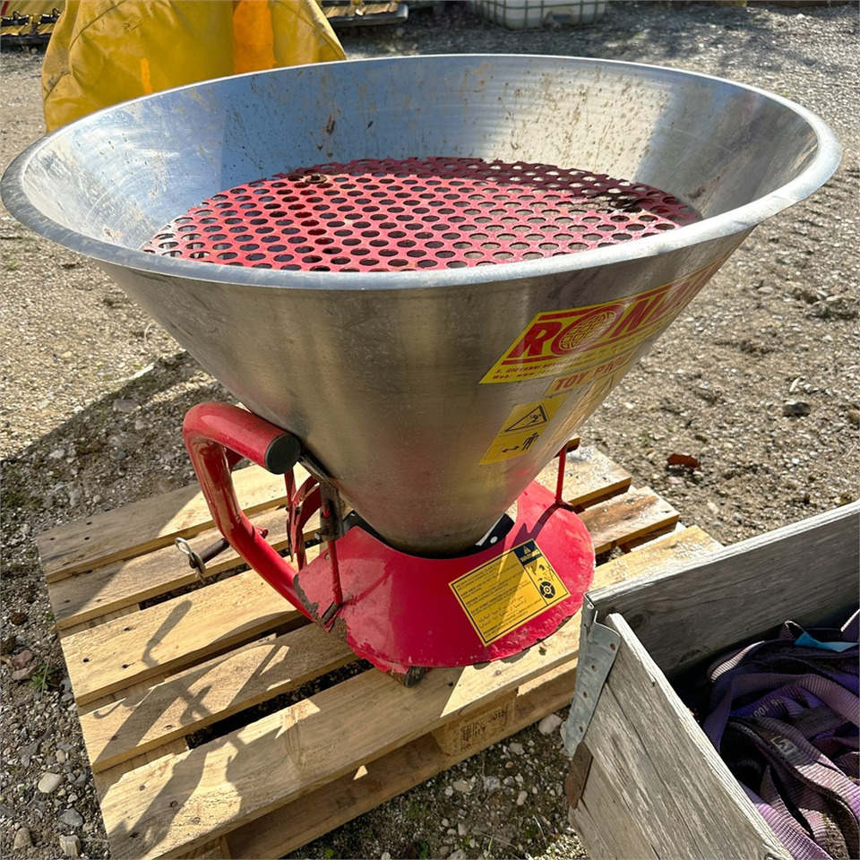 Rondini Toy P 160 - Esparcidor de sal: foto 5 Rondini Toy P 160 - Esparcidor de sal: foto 5