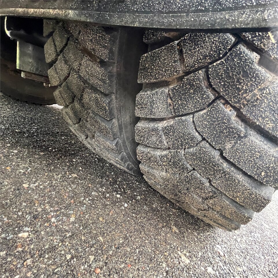 Camión caja abierta Scania 124G: foto 38