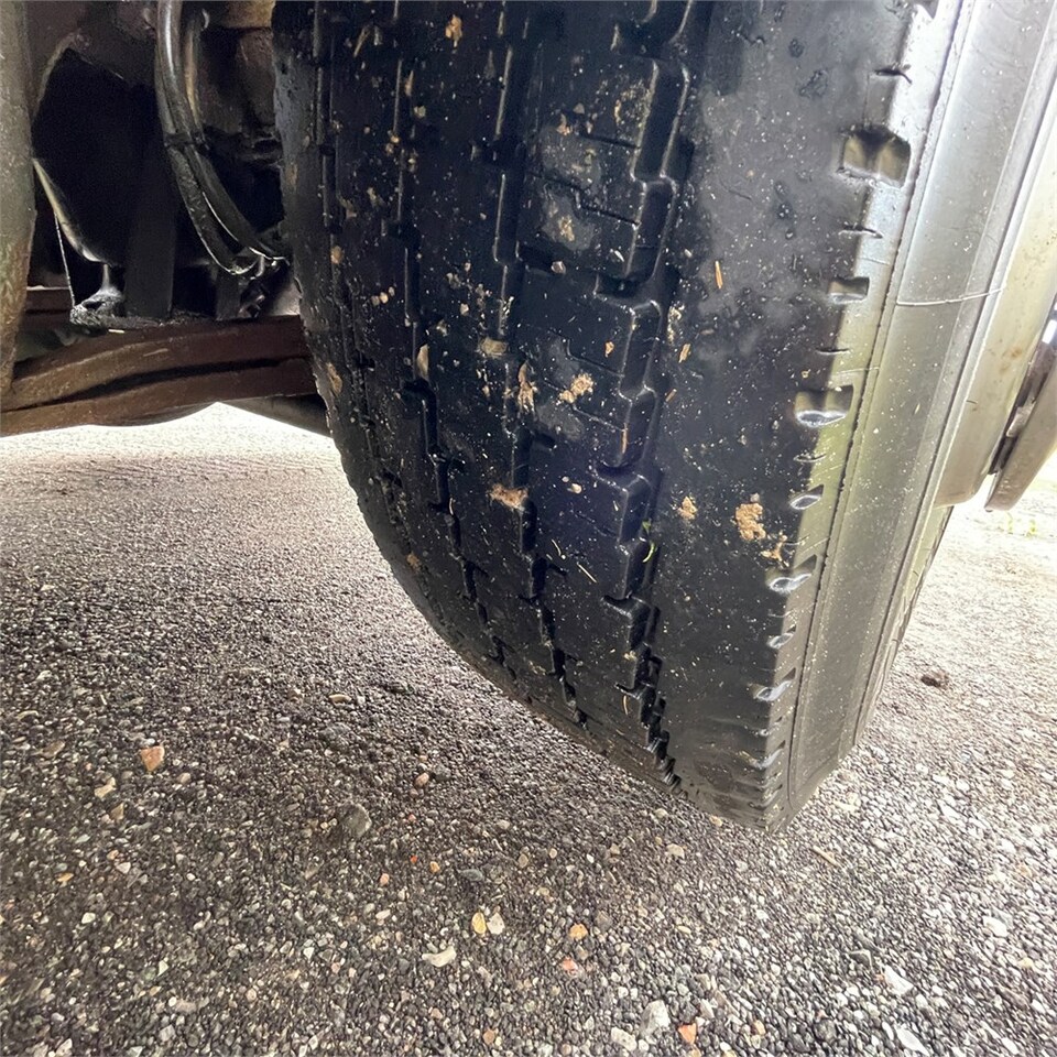 Camión caja abierta Scania 124G: foto 36