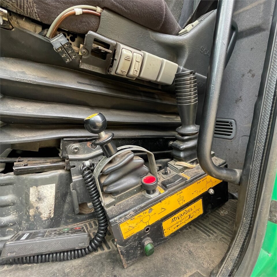 Camión caja abierta Scania 124G: foto 19