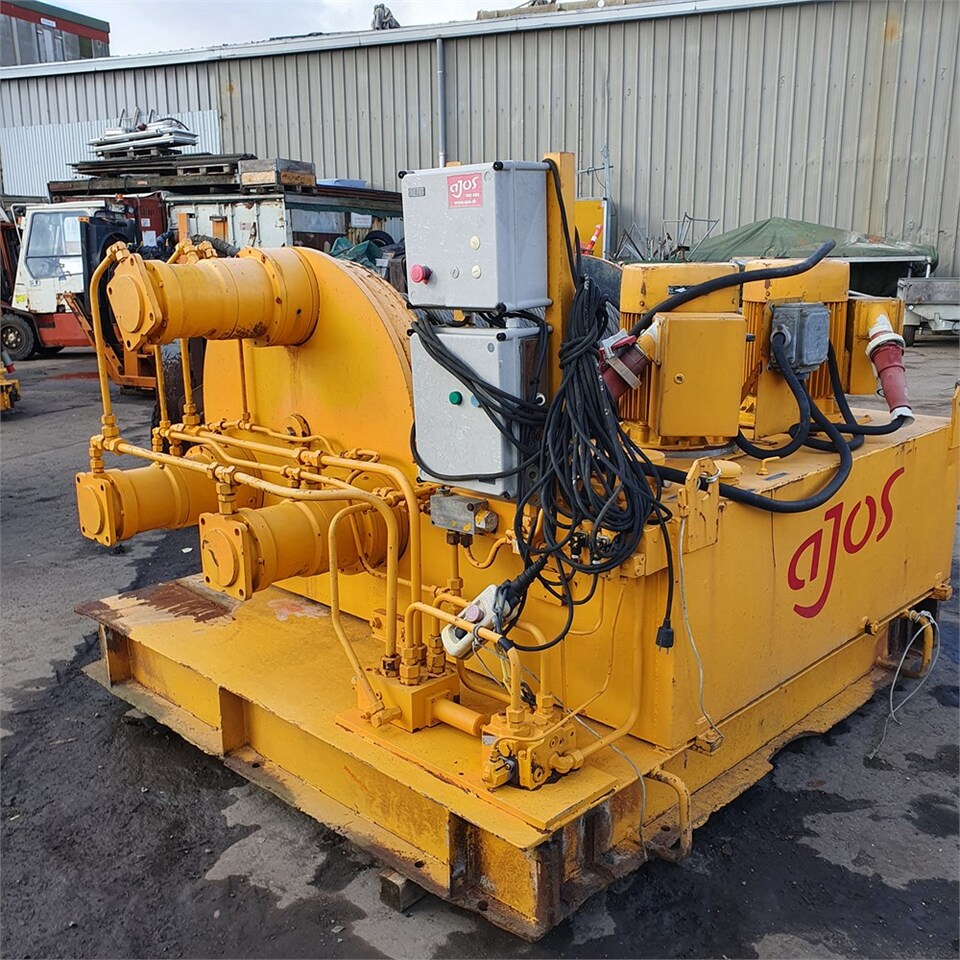 Schies Defries 5101 - Cabrestante para Grúa sobre orugas: foto 1 Schies Defries 5101 - Cabrestante para Grúa sobre orugas: foto 1