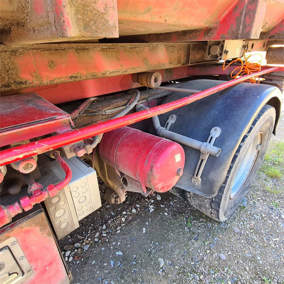 Camión con equipo de cable Volvo FL612: foto 26