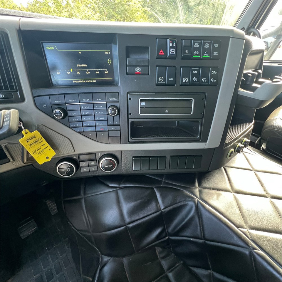 Camión caja abierta, Camión grúa Volvo FM 8x4 500: foto 27