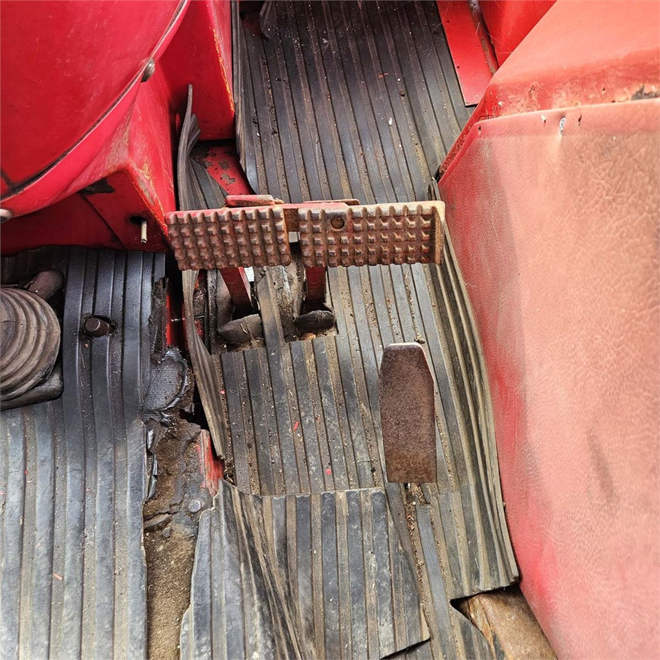 Tractor Volvo T810A: foto 13
