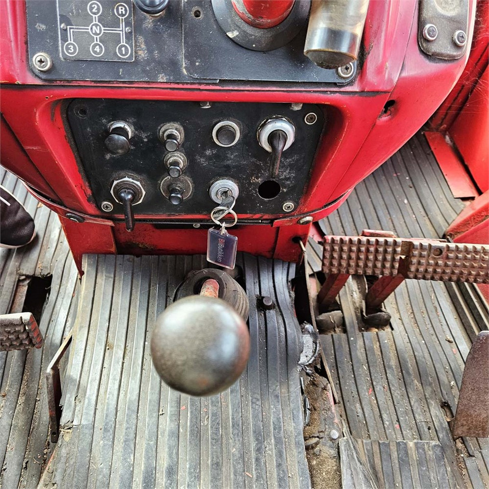 Tractor Volvo T810A: foto 14