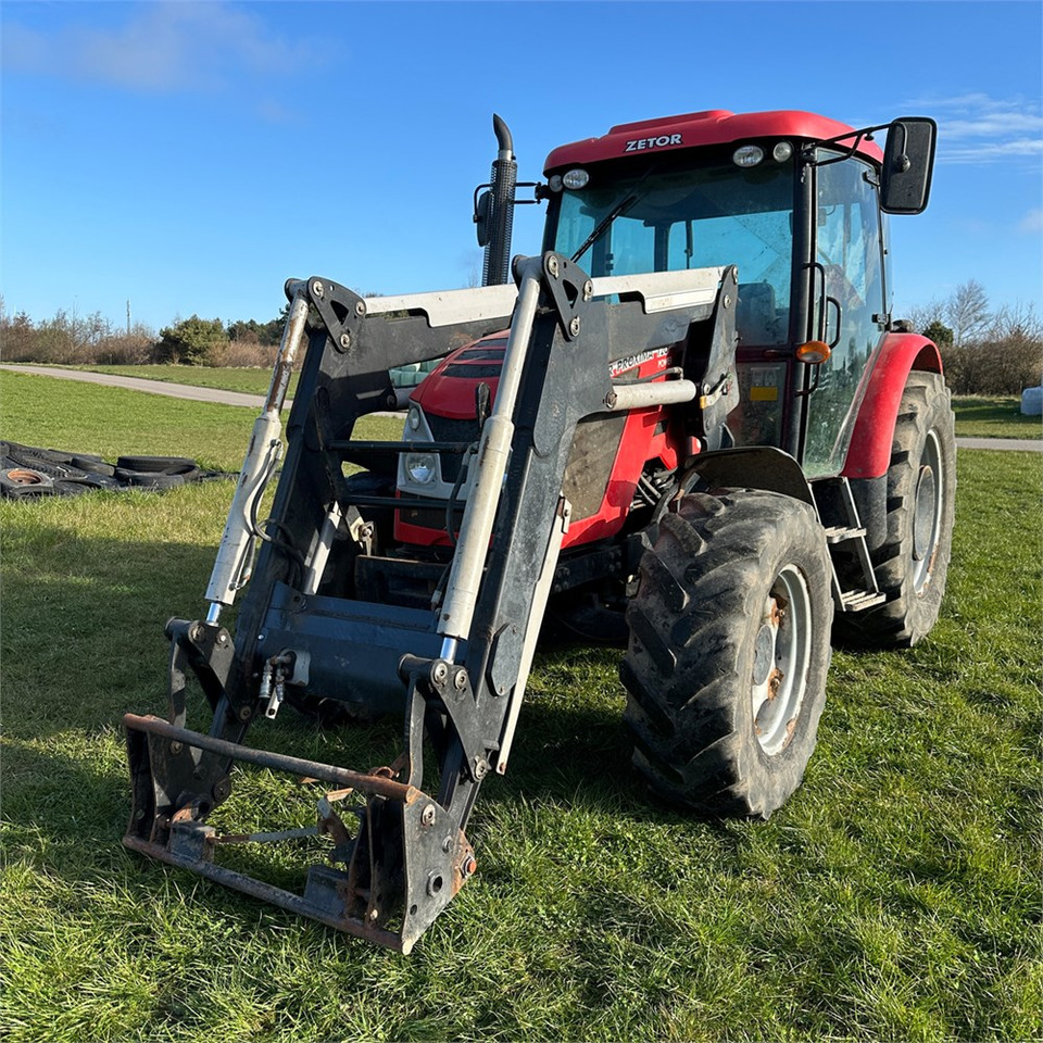 Zetor PROXIMA POWER 120 - Tractor: foto 2 Zetor PROXIMA POWER 120 - Tractor: foto 2