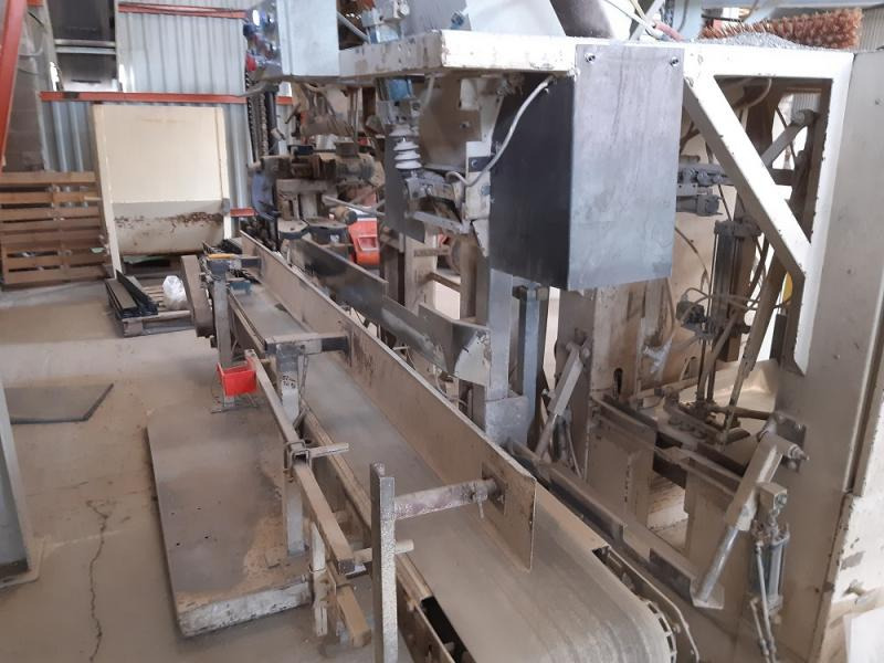 TECHNIPES ENSACHEUSE WEIGHER 400 - Equipo de construcción: foto 5 TECHNIPES ENSACHEUSE WEIGHER 400 - Equipo de construcción: foto 5