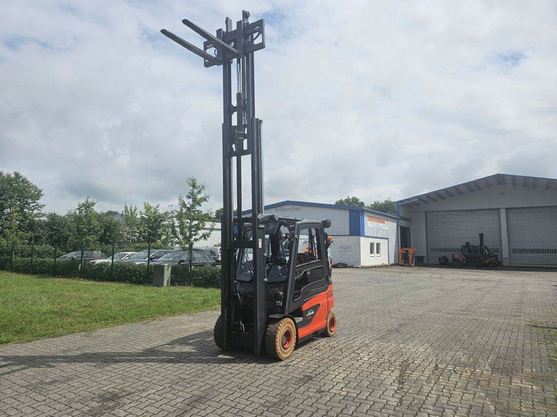 Linde E25-01 UVV - Carretilla elevadora eléctrica: foto 2 Linde E25-01 UVV - Carretilla elevadora eléctrica: foto 2