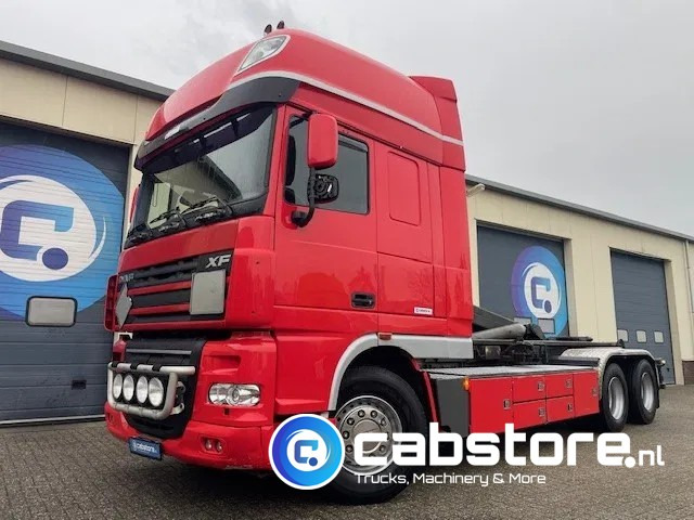 DAF XF 105 .460 FAS Euro 5 - 25 ton's Haakarmsysteem - Hooklift - Abrolkipper - Year 2006 - ANALOG TACHO - Camión multibasculante: foto 3 DAF XF 105 .460 FAS Euro 5 - 25 ton's Haakarmsysteem - Hooklift - Abrolkipper - Year 2006 - ANALOG TACHO - Camión multibasculante: foto 3