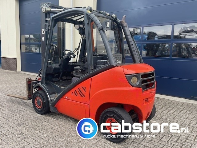 Linde H25D Forklift - Heftruck - Bouwjaar 2011 - Roterende vorkenklem - Freelift - Lifthoogte 480 cm - Carretilla elevadora diésel: foto 3 Linde H25D Forklift - Heftruck - Bouwjaar 2011 - Roterende vorkenklem - Freelift - Lifthoogte 480 cm - Carretilla elevadora diésel: foto 3
