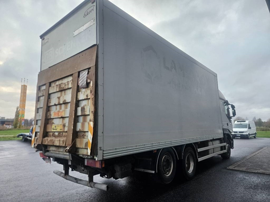Iveco Stralis 6x2 - Camión caja cerrada: foto 3 Iveco Stralis 6x2 - Camión caja cerrada: foto 3