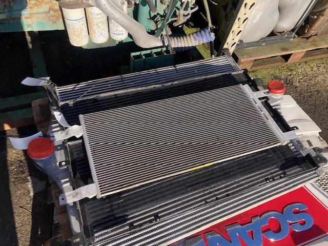 Scania A/C condenser – Scania 3003143 - Cabina e interior para Camión: foto 1 Scania A/C condenser – Scania 3003143 - Cabina e interior para Camión: foto 1