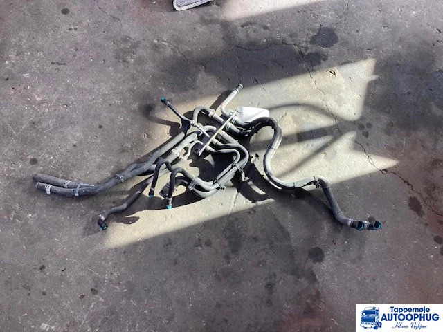 Scania Vand slanger + rør Scania 2327467 - Motor y piezas para Camión: foto 1 Scania Vand slanger + rør Scania 2327467 - Motor y piezas para Camión: foto 1