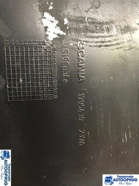 Scania bundkar / Oil sump P/N: 1795439 – 1412832 - Motor y piezas para Camión: foto 2 Scania bundkar / Oil sump P/N: 1795439 – 1412832 - Motor y piezas para Camión: foto 2