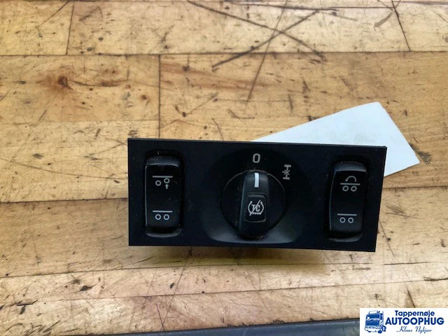 Scania control panel – Scania 1899842 - Sistema eléctrico para Camión: foto 1 Scania control panel – Scania 1899842 - Sistema eléctrico para Camión: foto 1