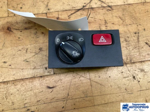 Scania control panel – Scania 2426882 - Sistema eléctrico para Camión: foto 1 Scania control panel – Scania 2426882 - Sistema eléctrico para Camión: foto 1