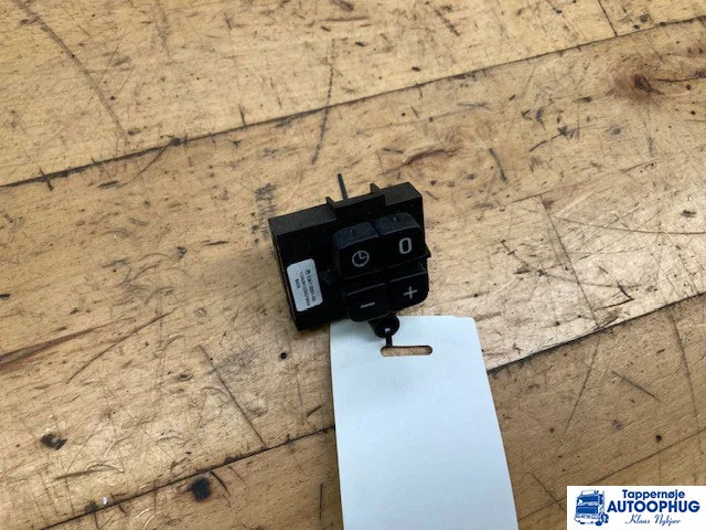 Scania switch – Scania 1789934 - Sistema eléctrico para Camión: foto 1 Scania switch – Scania 1789934 - Sistema eléctrico para Camión: foto 1