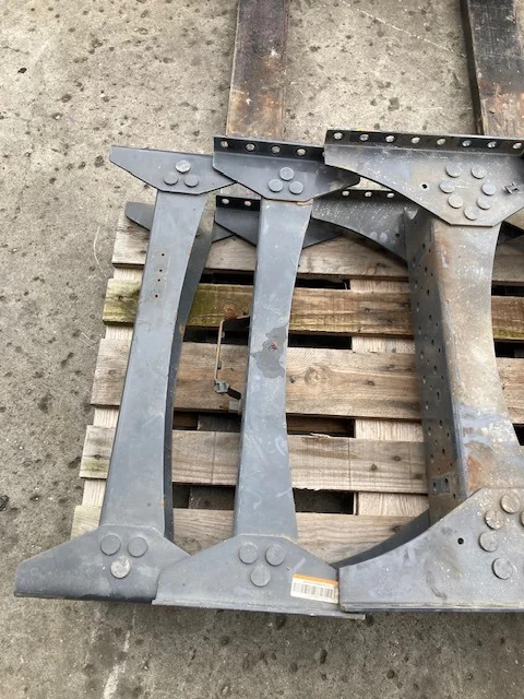 Volvo Cross member – Volvo 22372149 – Volvo 22808803 - Bastidor/ Chasis para Camión: foto 4 Volvo Cross member – Volvo 22372149 – Volvo 22808803 - Bastidor/ Chasis para Camión: foto 4